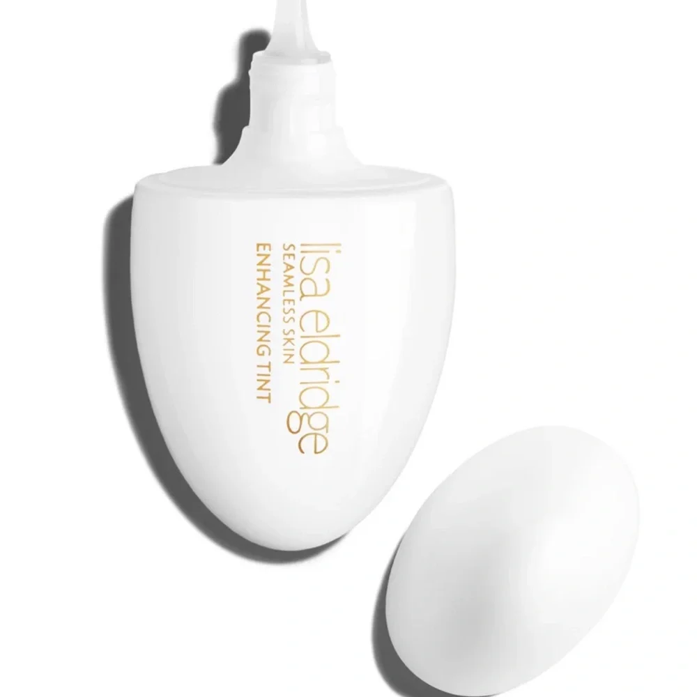 T8 SEAMLESS SKIN ENHANCING TINT NEW UNUSED BOXED